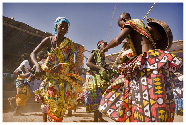Angola Dans Kültürü ve Geleneksel Angola Dansları