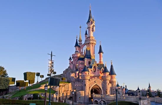 Fransa Disneyland Hangi Şehirde Yer Alır?